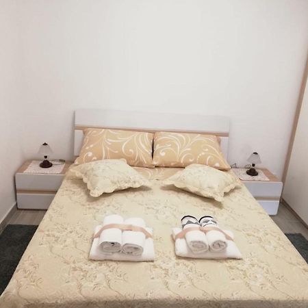 Apartment White Pula Luaran gambar