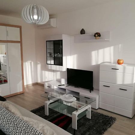 Apartment White Pula Luaran gambar