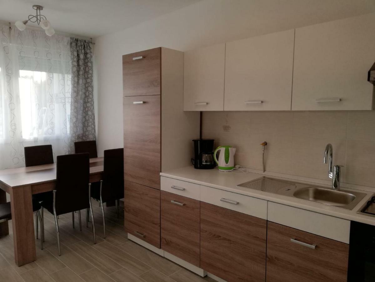 Apartment White Pula Luaran gambar