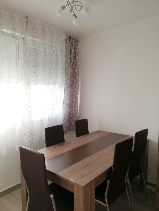 Apartment White Pula Luaran gambar