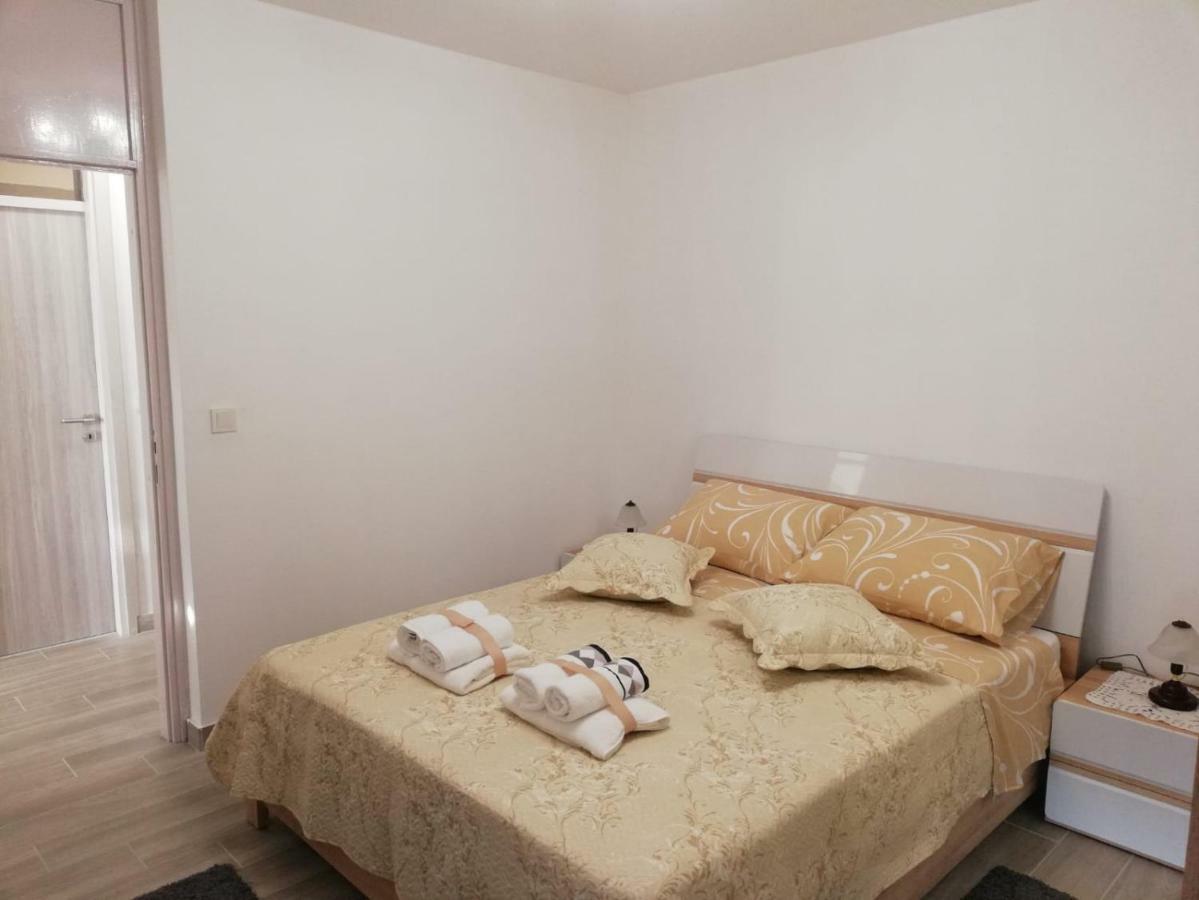 Apartment White Pula Luaran gambar