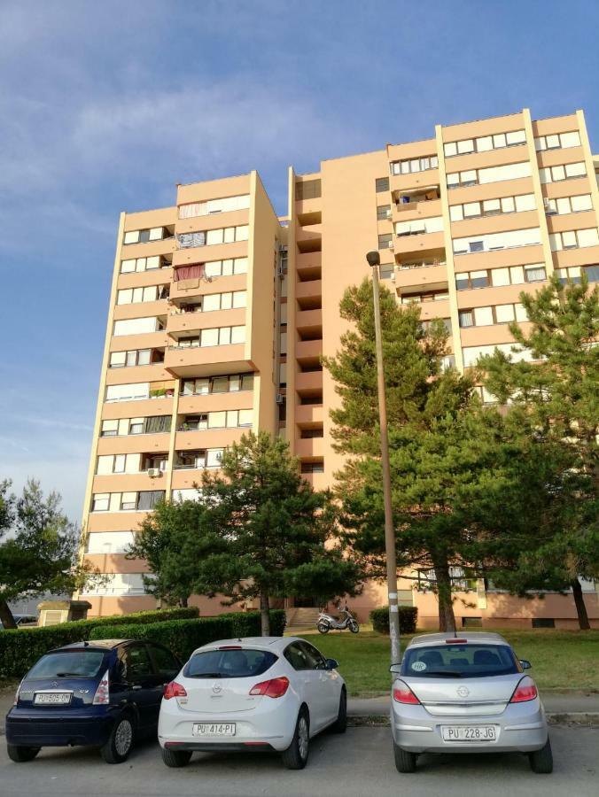 Apartment White Pula Luaran gambar